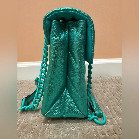 Kurt Geiger London Metallic Quilted Kensington Drench Purse - Picture 3 of 16